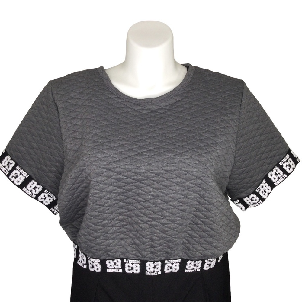 TOPIA Short sleeve quilted design jersey gray and white crop top size 3X NWT